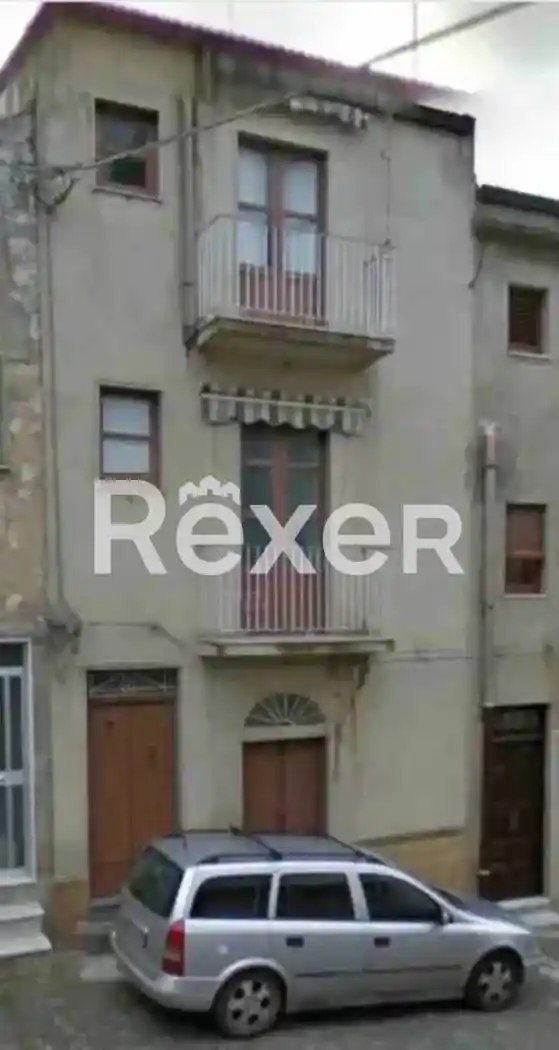 Casa indipendente in vendita a Valguarnera Caropepe