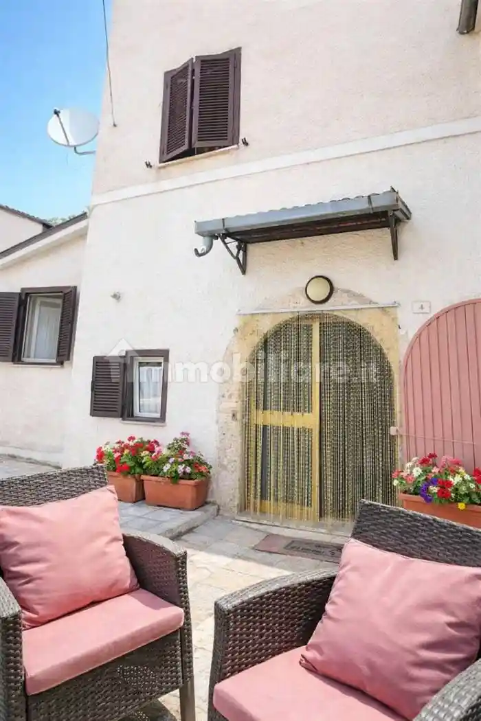 Casa indipendente in vendita a Scurcola Marsicana