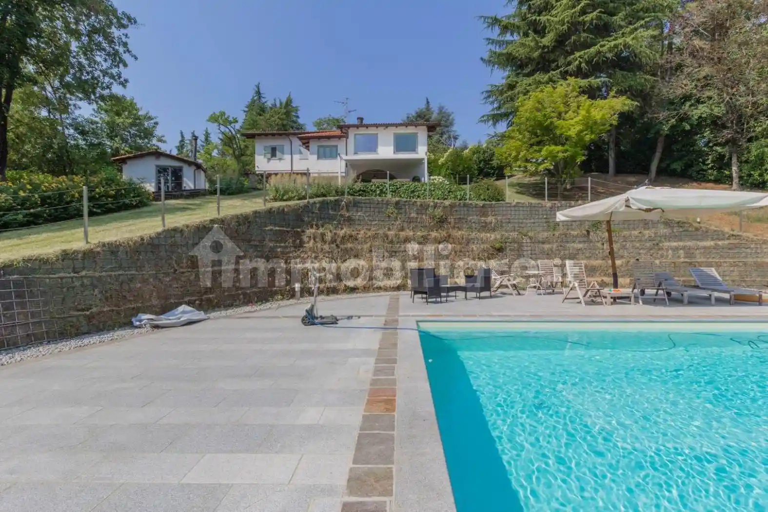 Villa in vendita a Gazzola