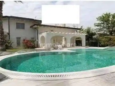 Villa in vendita a Forte dei Marmi