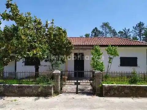 Villa in vendita a Casalvieri