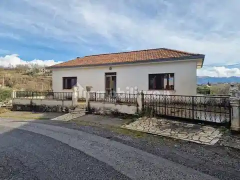 Villa in vendita a Casalvieri