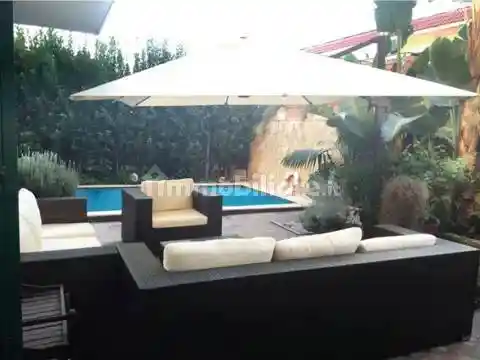 Villa in vendita a Giugliano in Campania