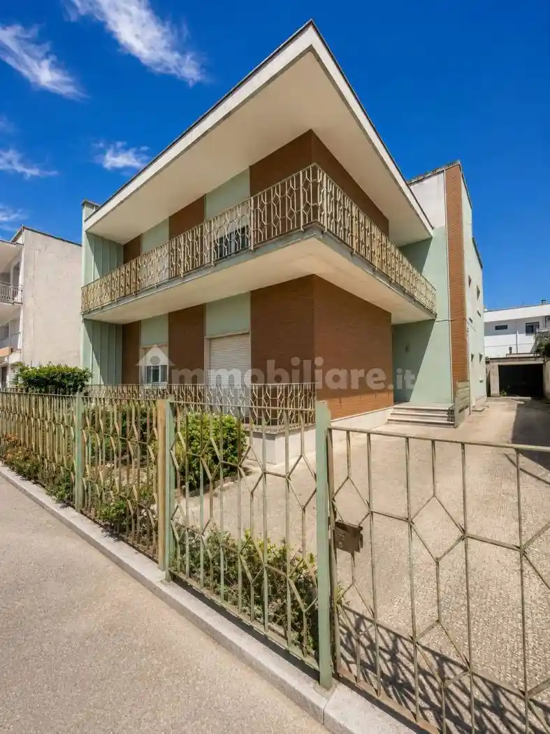 Villa in vendita a Castrignano de' Greci