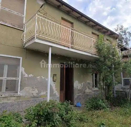 Villa in vendita a Sannazzaro de' Burgondi