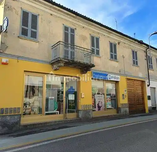 Villa in vendita a Sannazzaro de' Burgondi