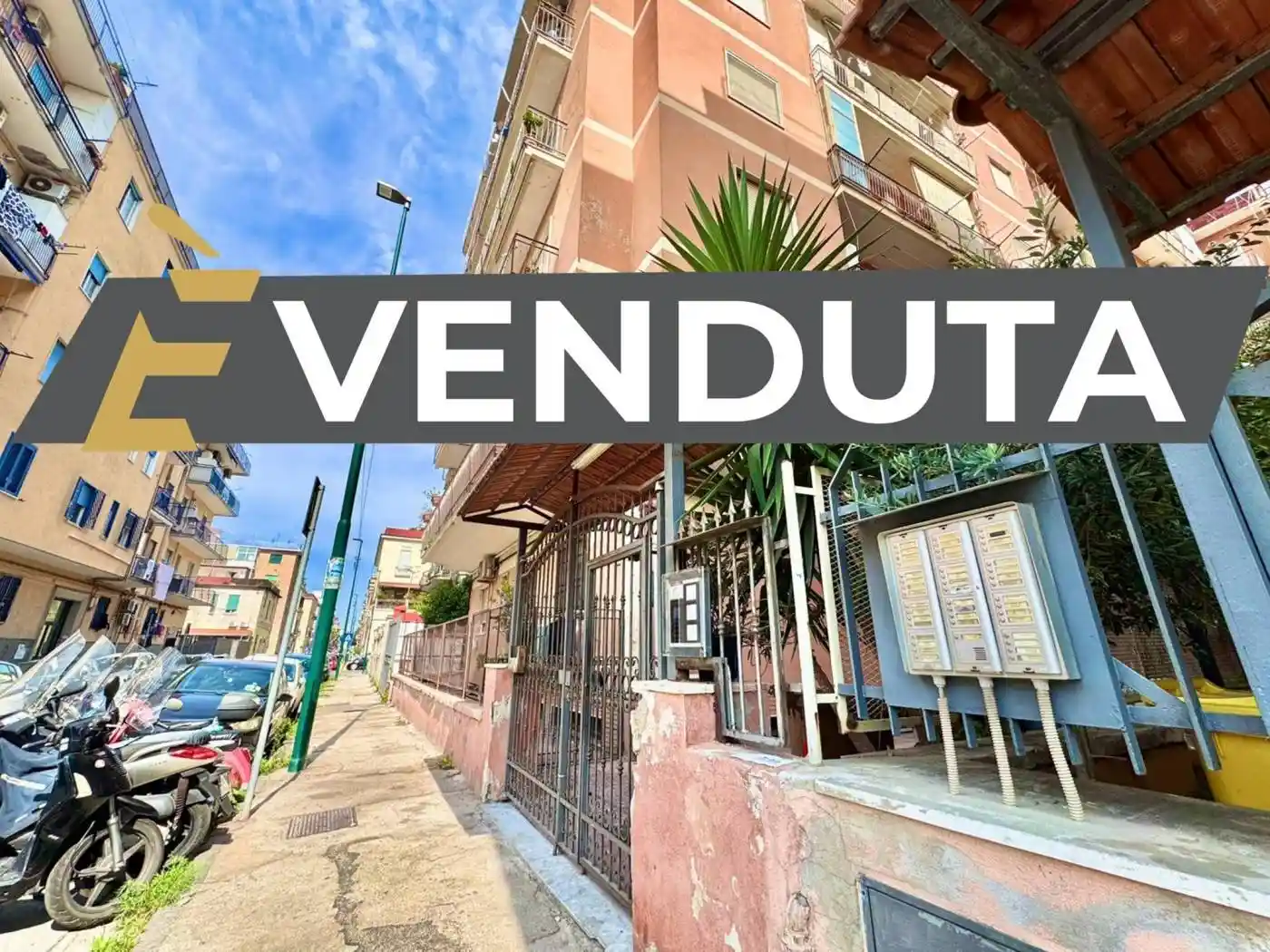 Appartamento in vendita a Napoli