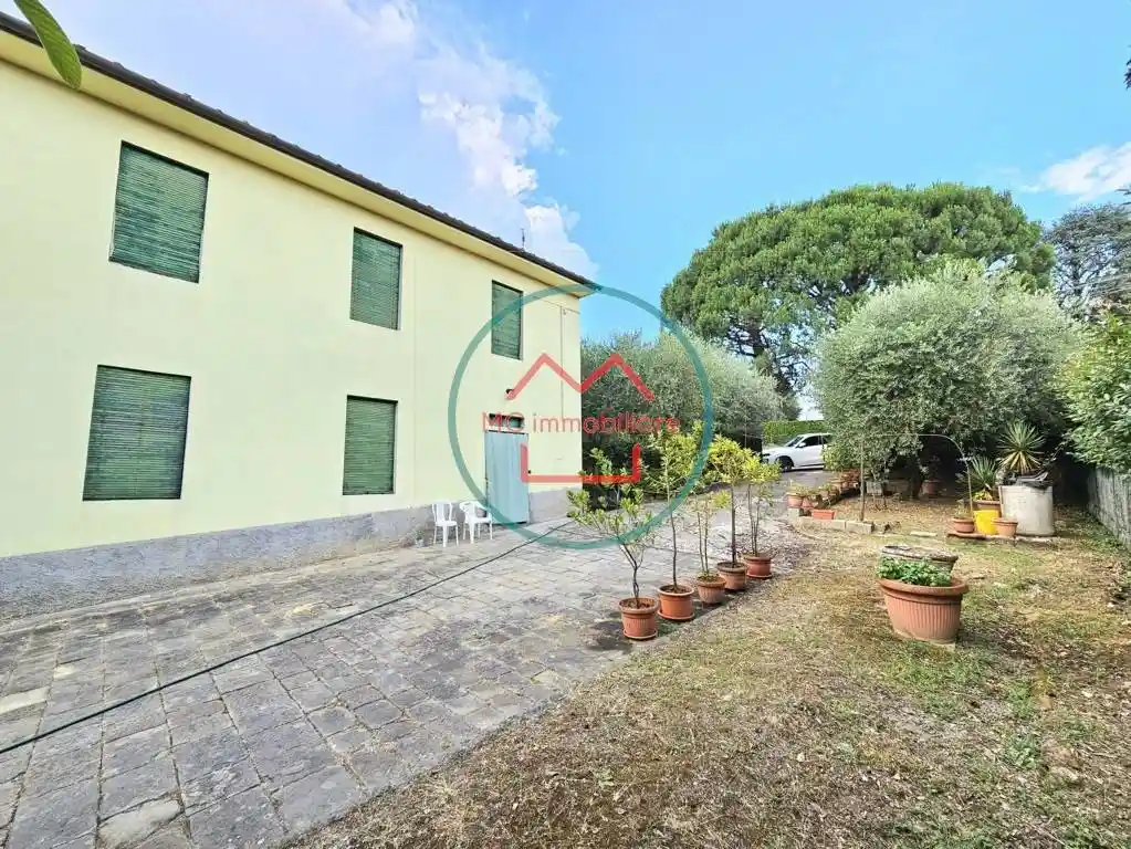 Rustico - Casale in vendita a Uzzano