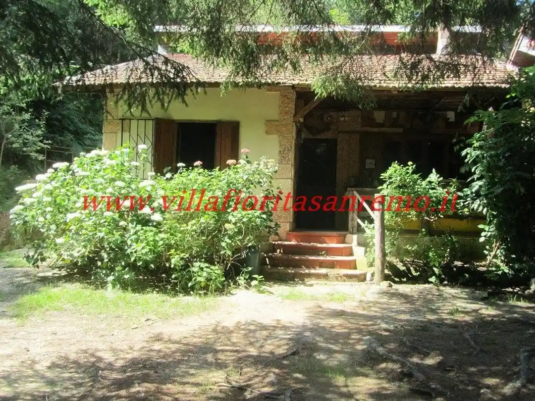 Villa in vendita a Bajardo