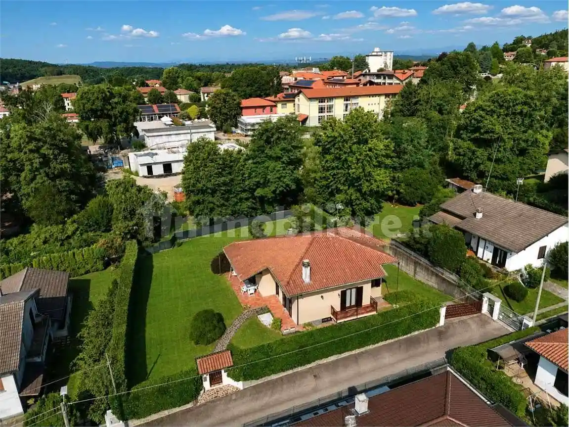 Villa in vendita a Vergiate