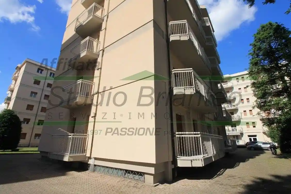 Appartamento in vendita a Carate Brianza