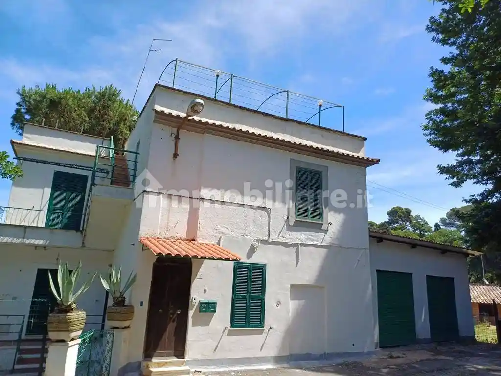 Casa indipendente in vendita a Bracciano
