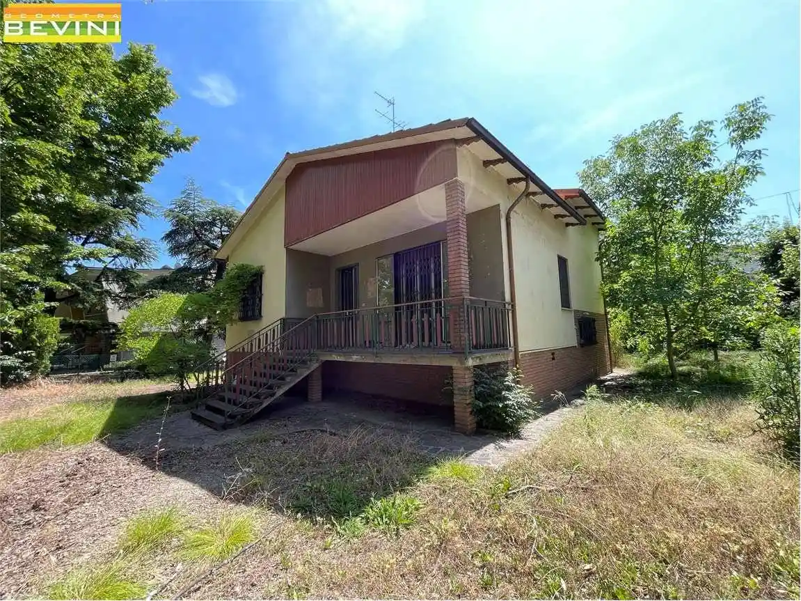 Casa indipendente in vendita a Modena