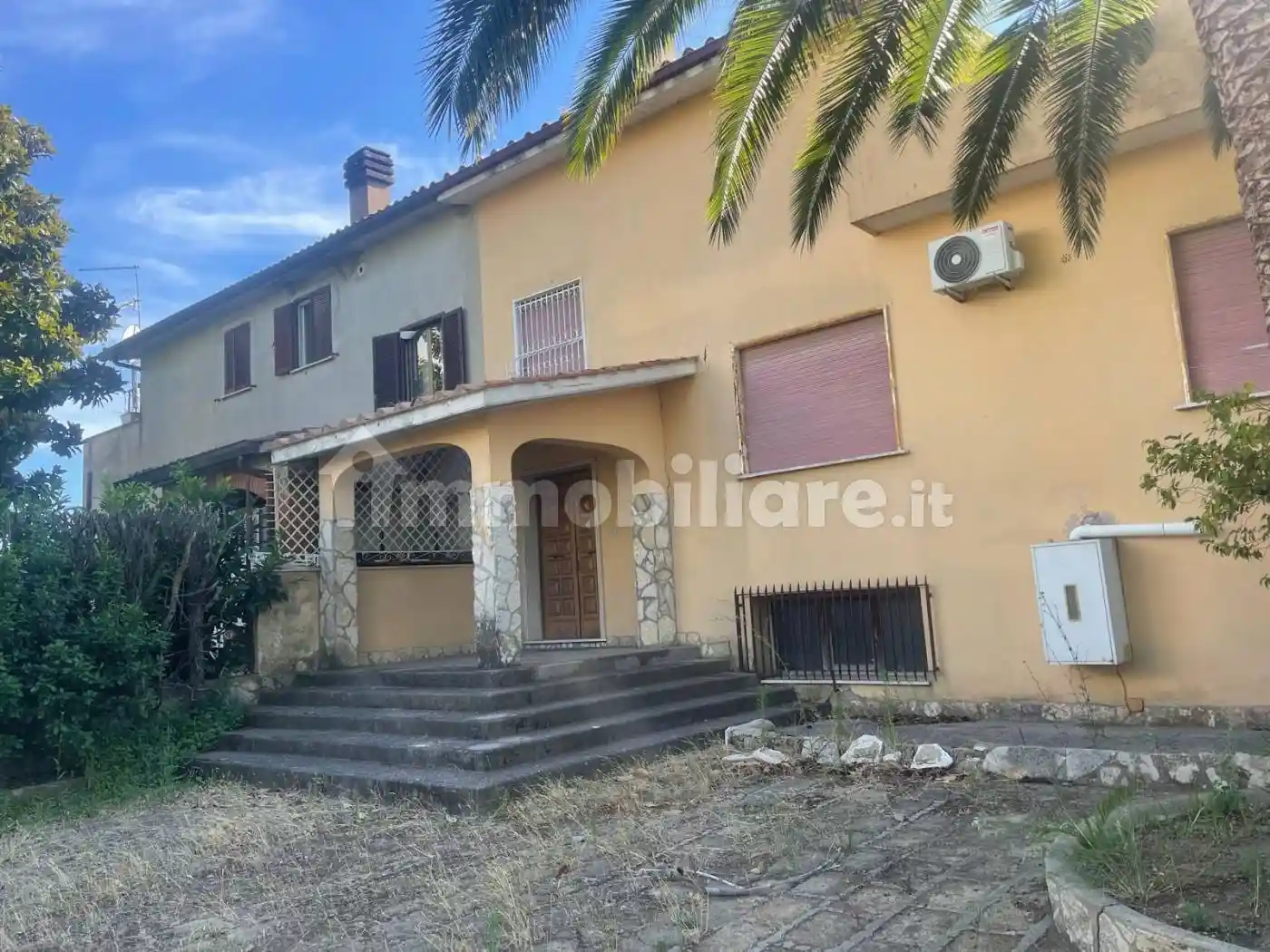 Palazzo - Edificio in vendita a Riano