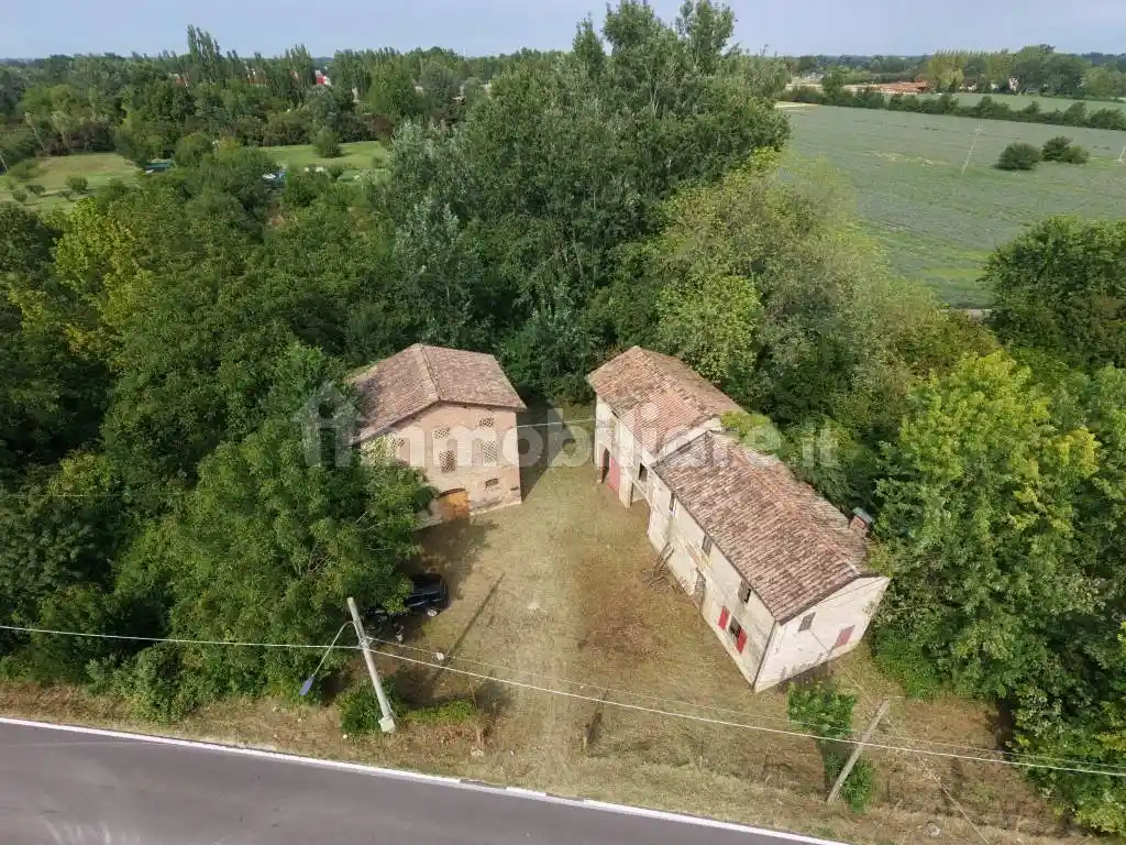 Rustico - Casale in vendita a Castelnuovo Rangone