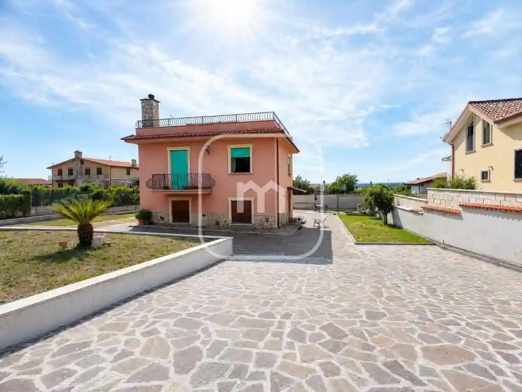 Villa - foto 2