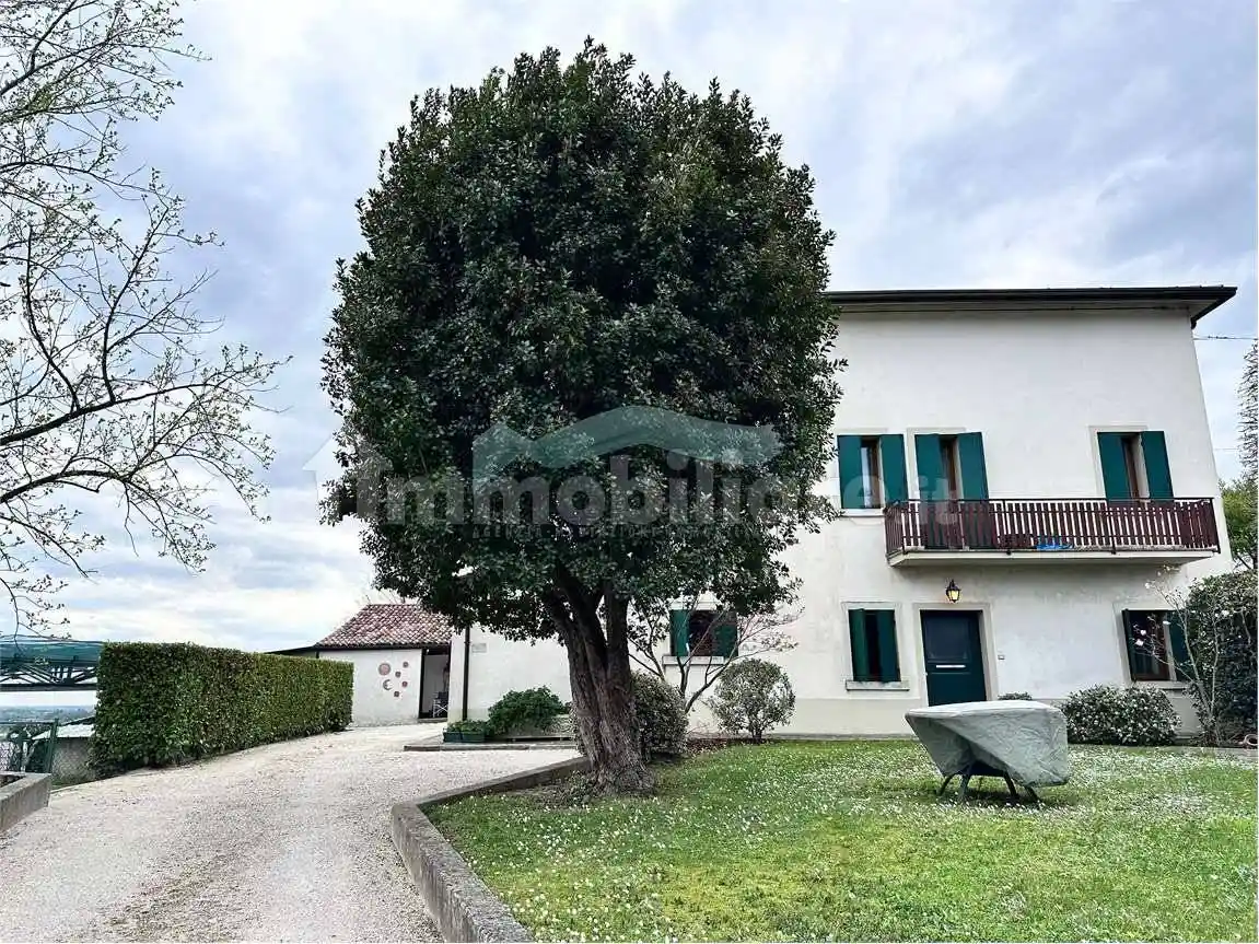 Casa indipendente in vendita a Vittorio Veneto