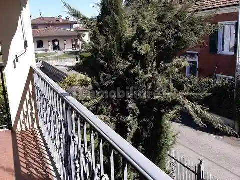 Villa in vendita a Pasturana
