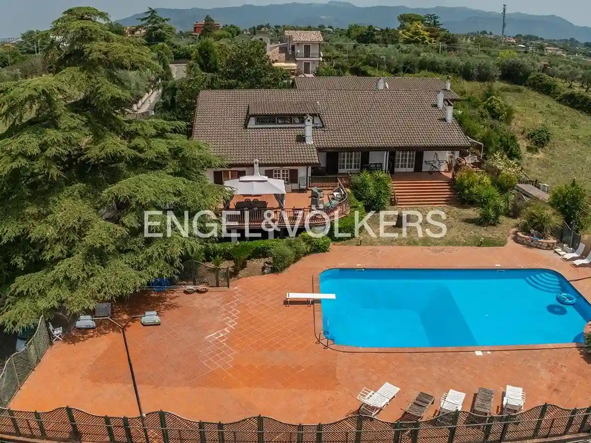 Villa - foto 2