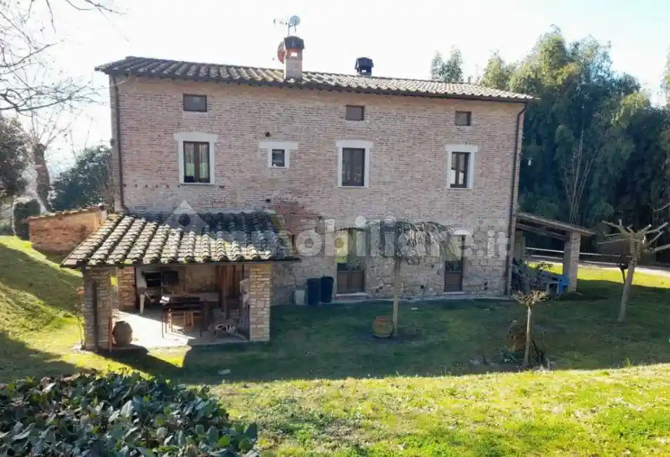 Villa in vendita a Cetona
