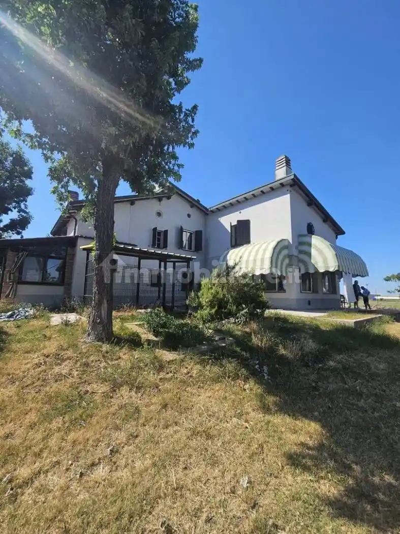 Villa in vendita a Bibbiano