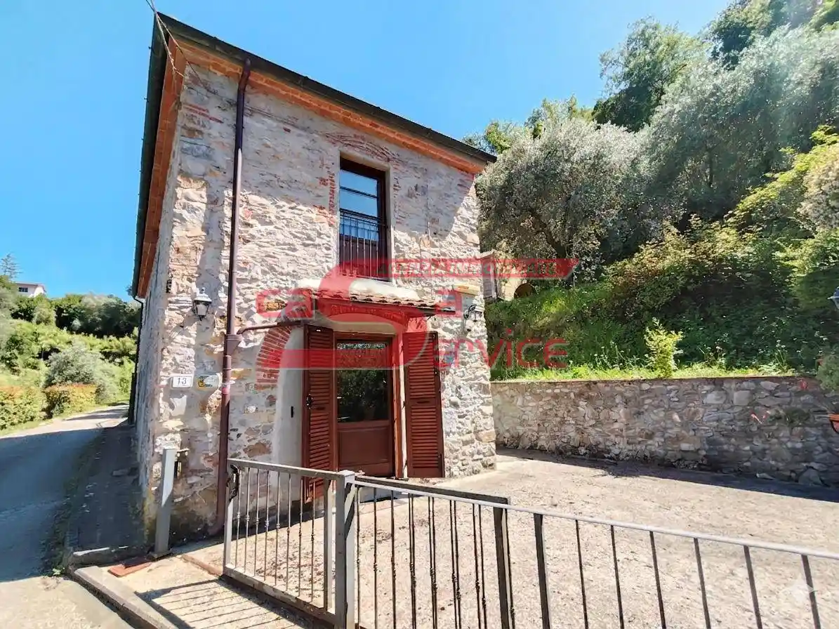 Casa indipendente in vendita a Montecatini-Terme