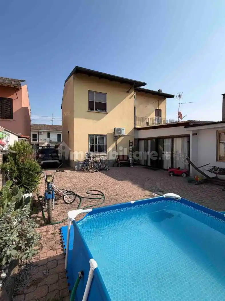 Casa indipendente in vendita a Garbagna Novarese