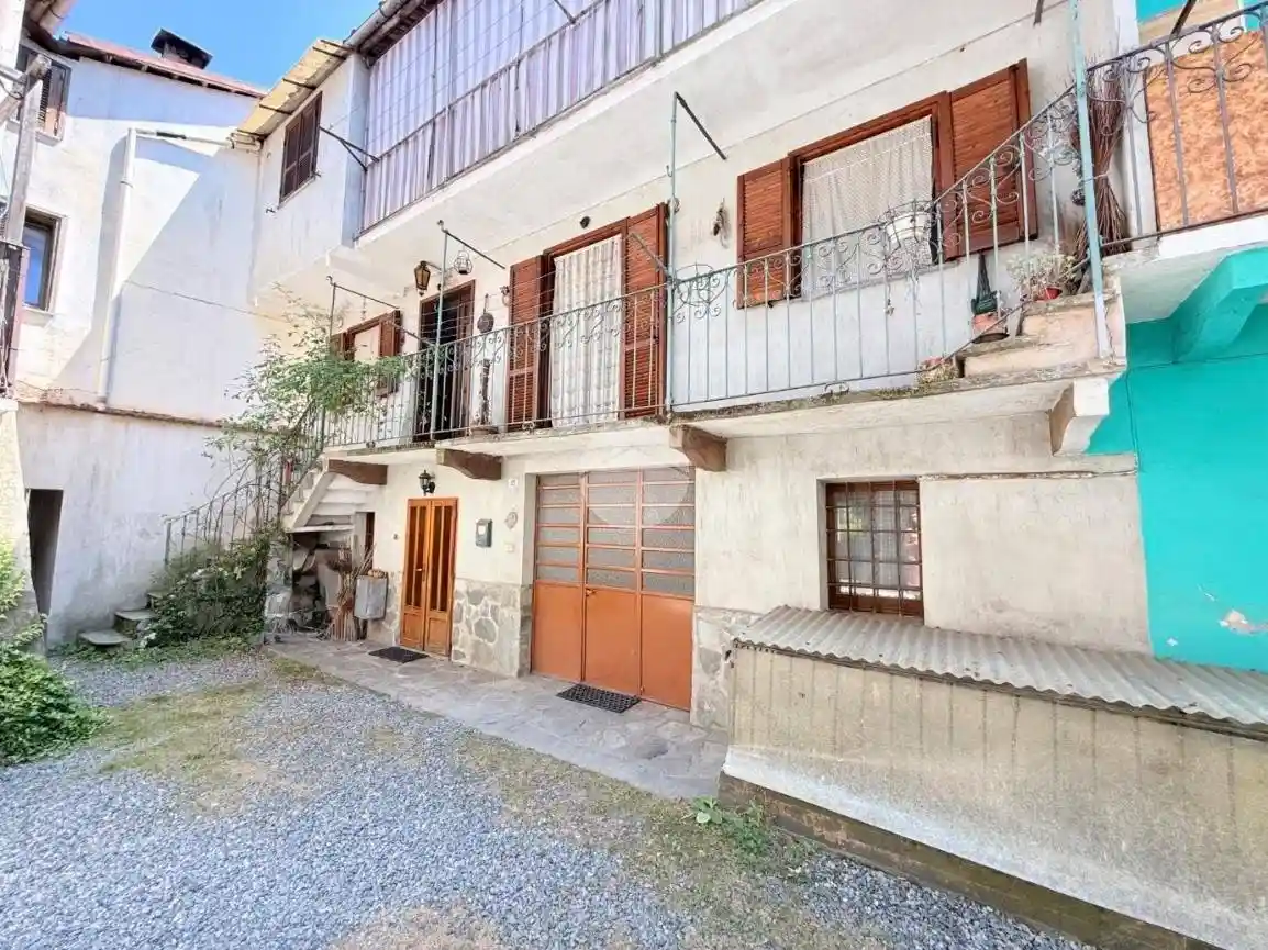 Casa indipendente in vendita a Rocca Canavese