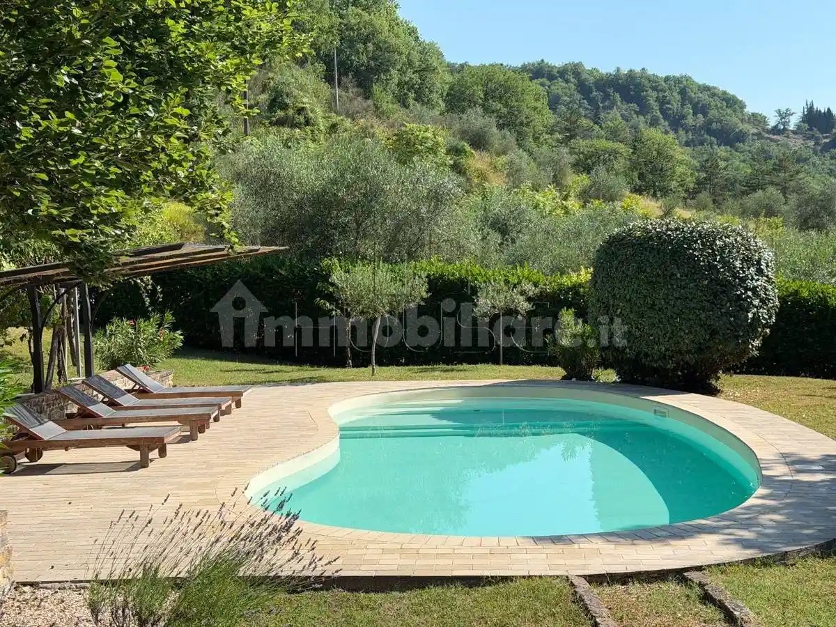 Rustico - Casale in vendita a Montone