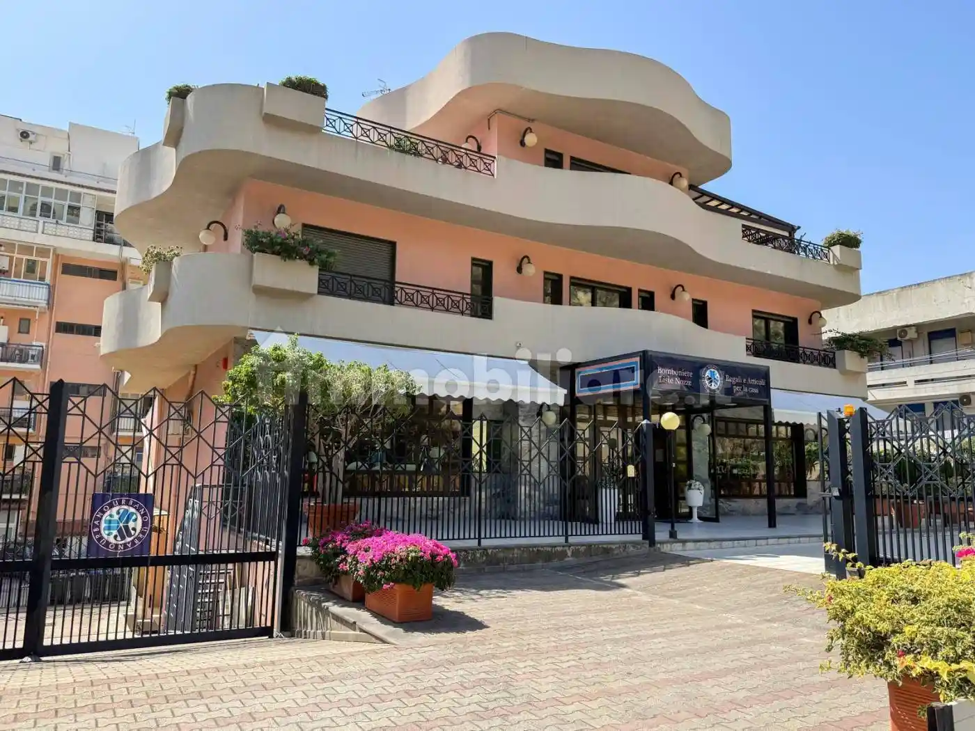 Palazzo - Edificio in vendita a Messina
