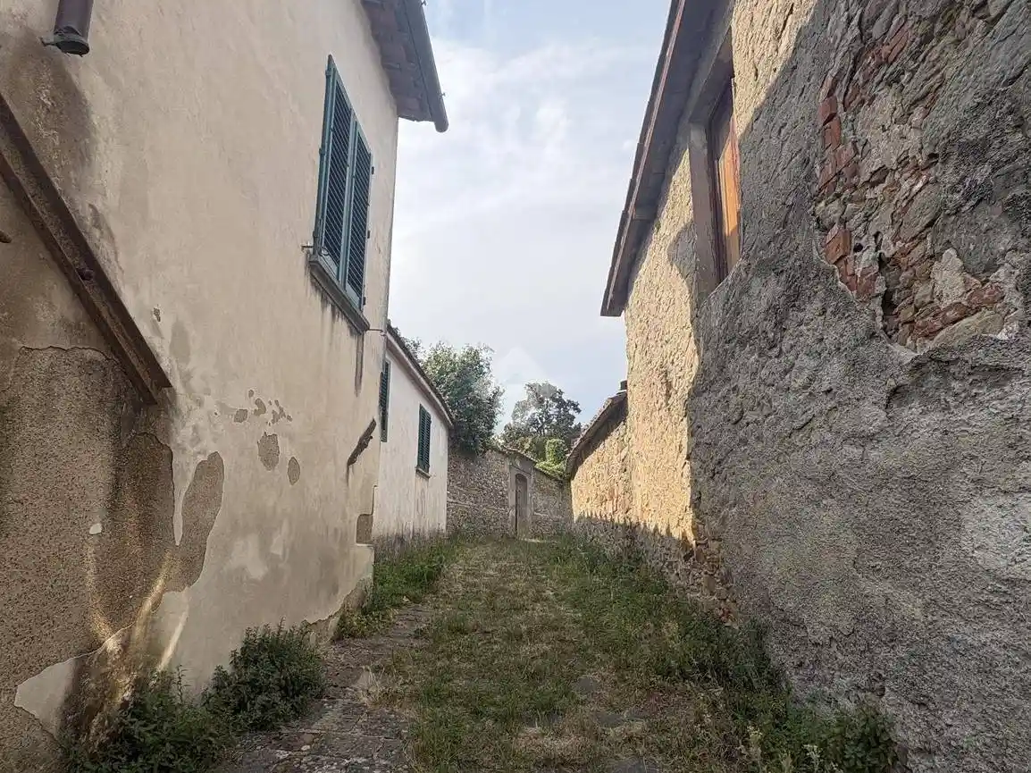 Rustico - Casale in vendita a Pescia