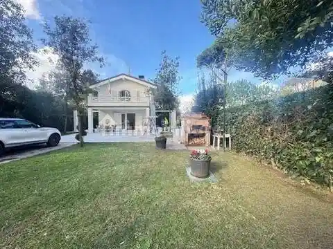Villa in vendita a Forte dei Marmi