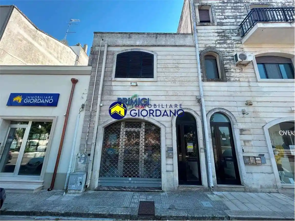 Palazzo - Edificio in vendita a Squinzano