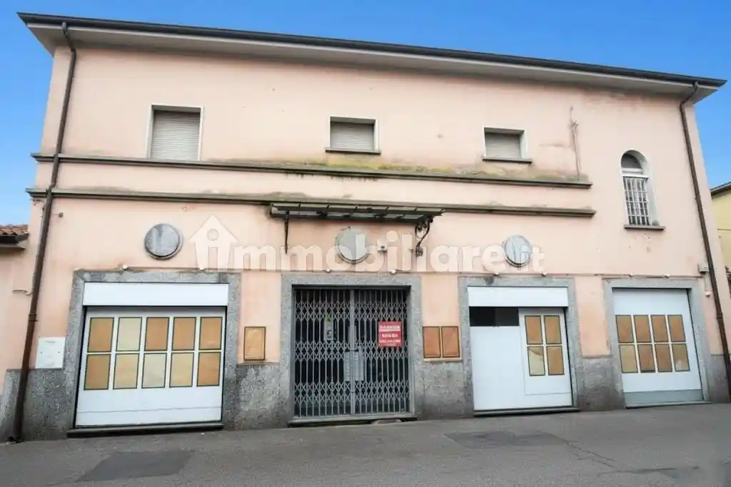 Palazzo - Edificio in vendita a Gambolò