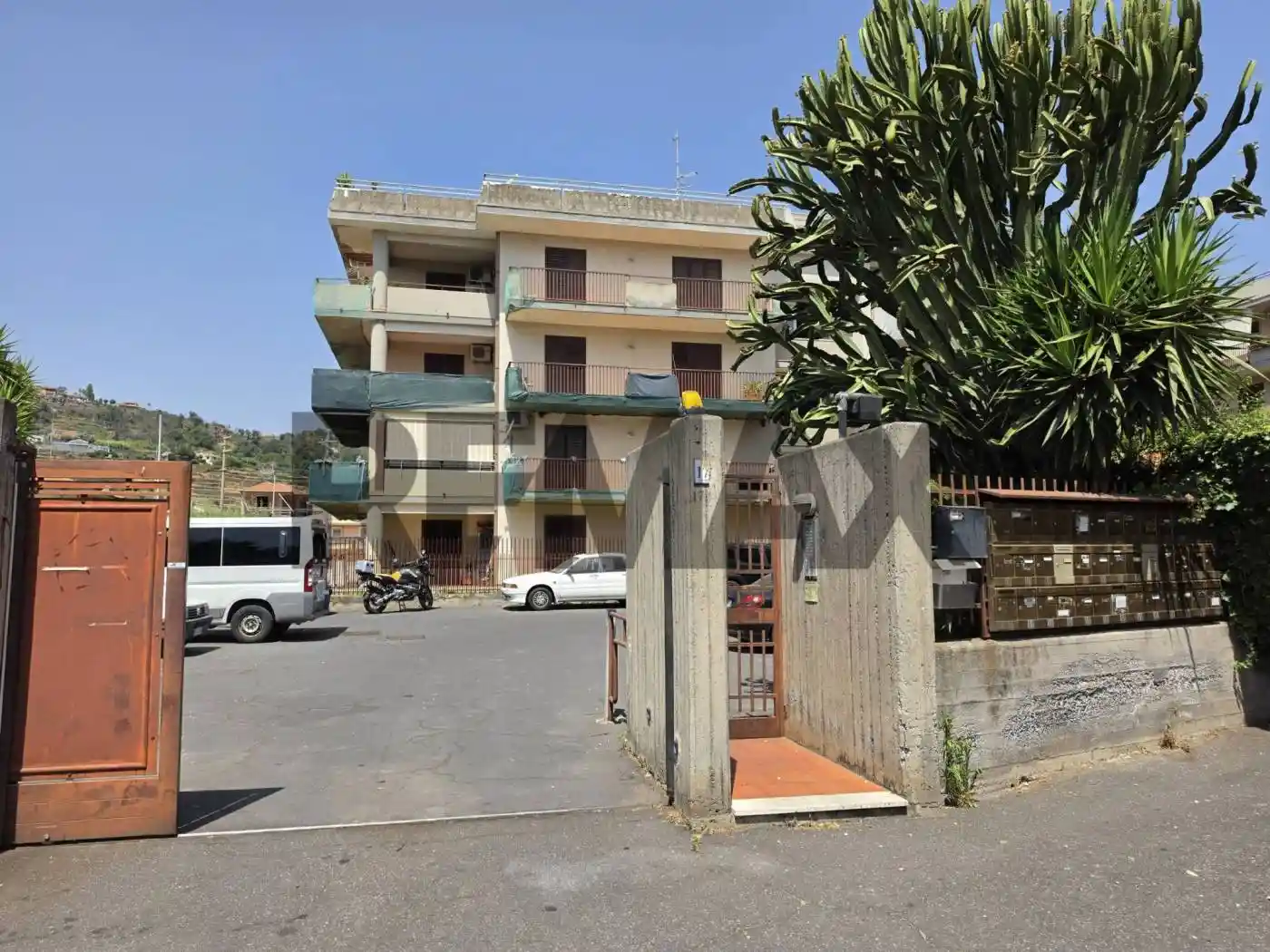 Appartamento in vendita a Aci Catena