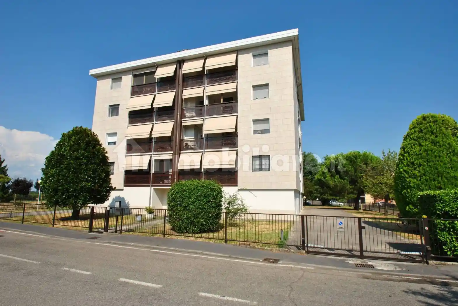 Appartamento in vendita a Rosate
