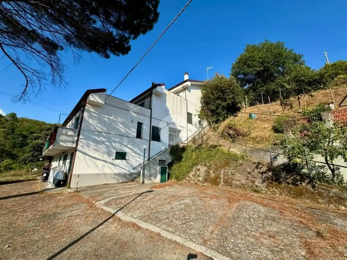 Appartamento in vendita a Casarza Ligure