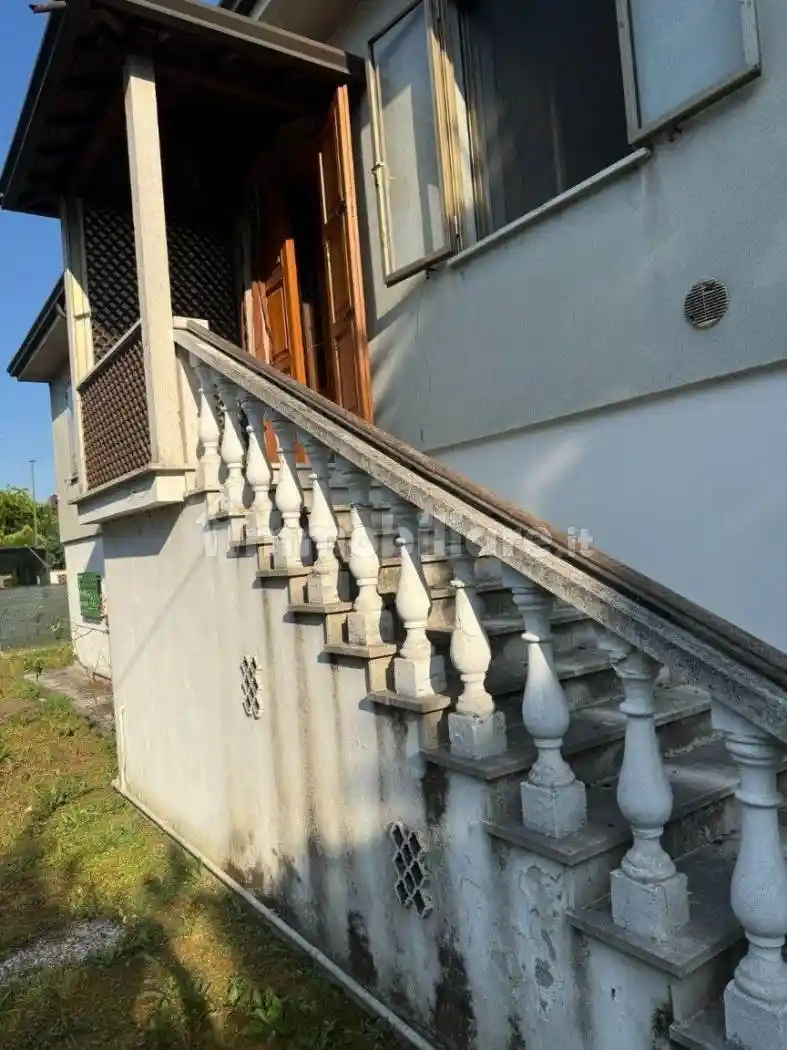 Villa in vendita a Ostiglia