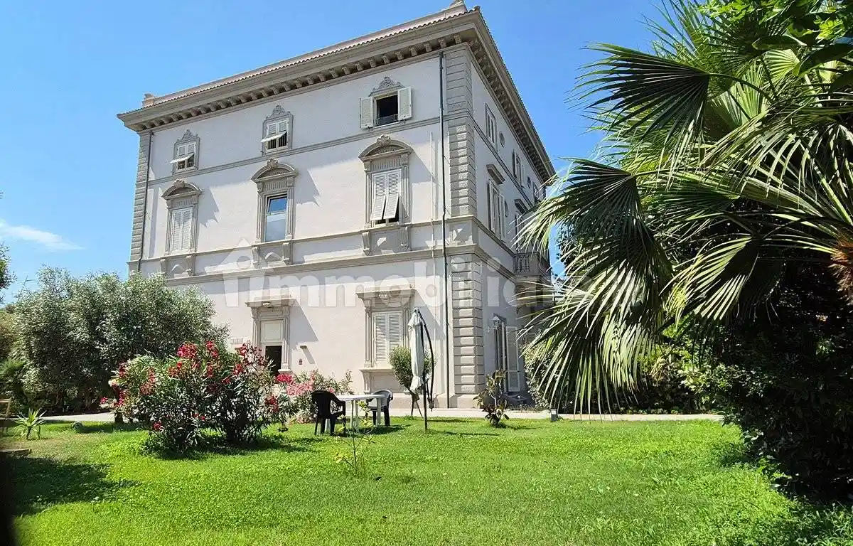 Villa in vendita a Livorno
