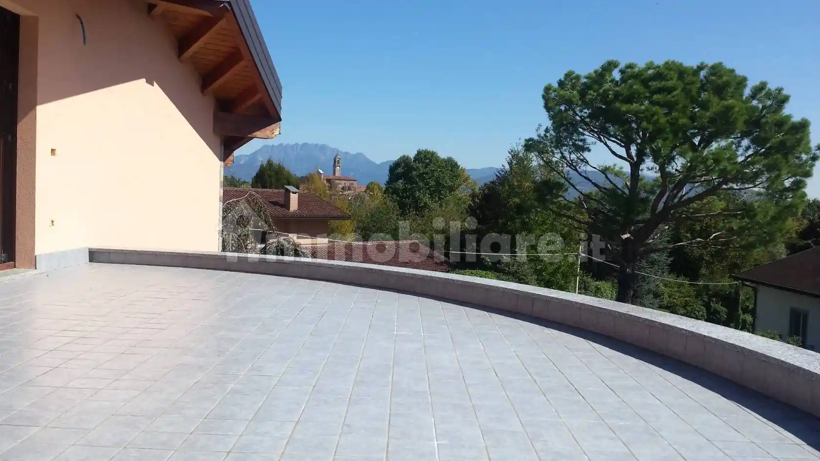 Villa in vendita a Lurago d'Erba