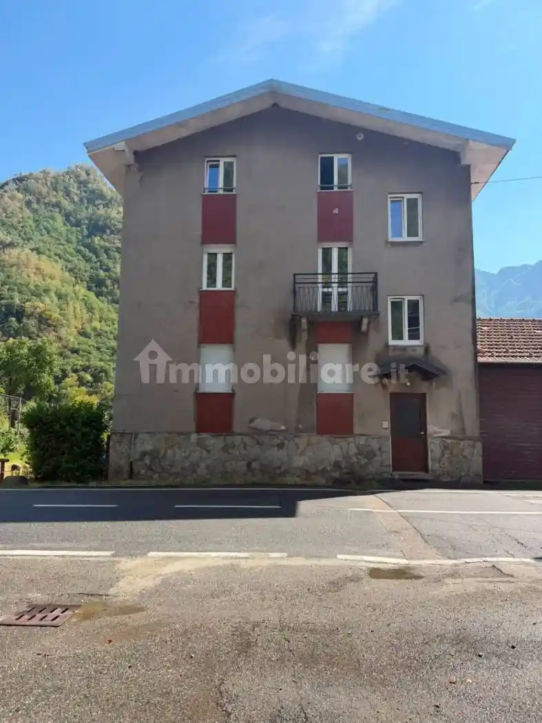 Appartamento in affitto a Varallo