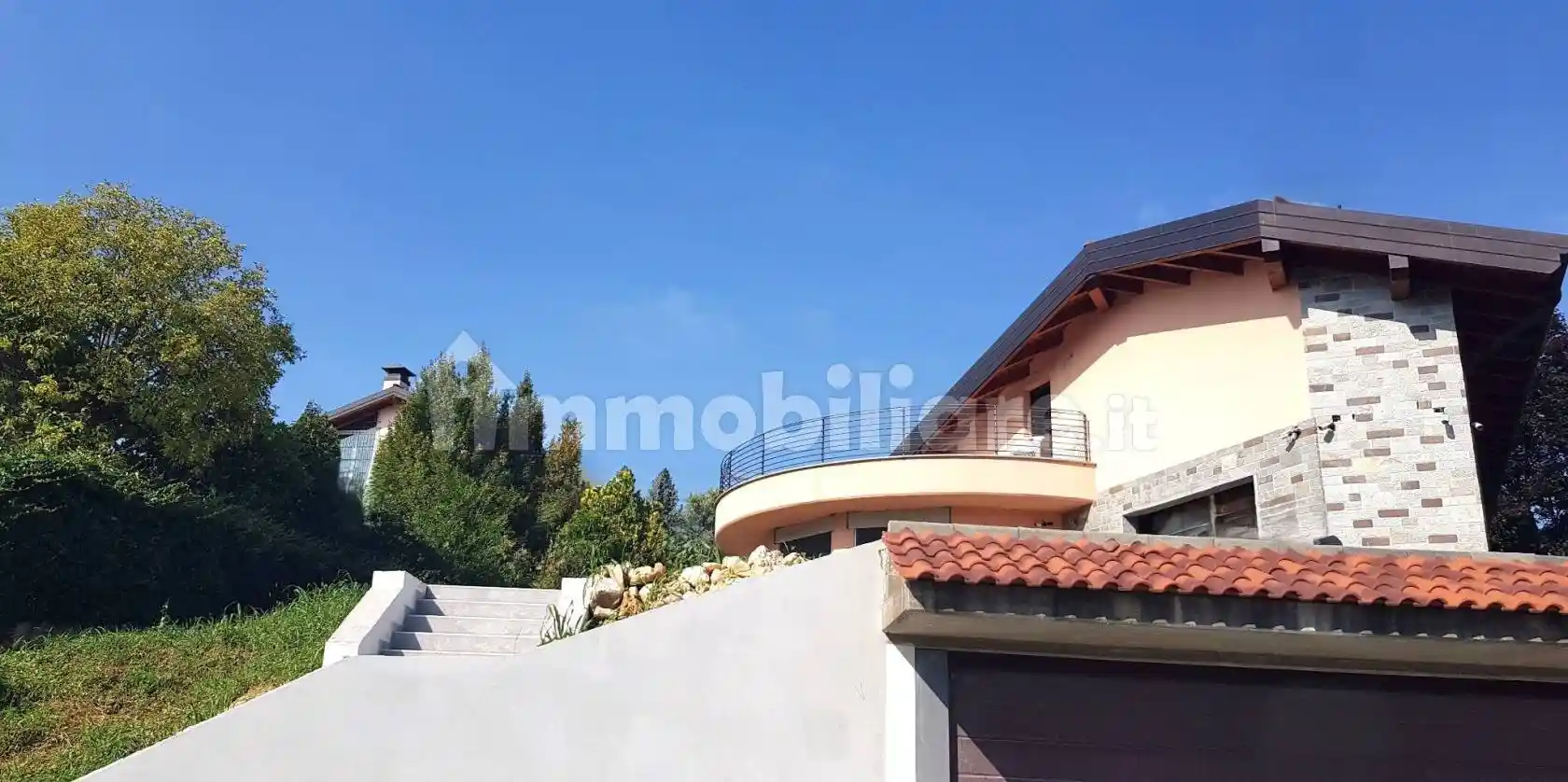 Villa in vendita a Erba