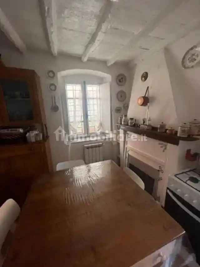 Casa indipendente in vendita a Luni