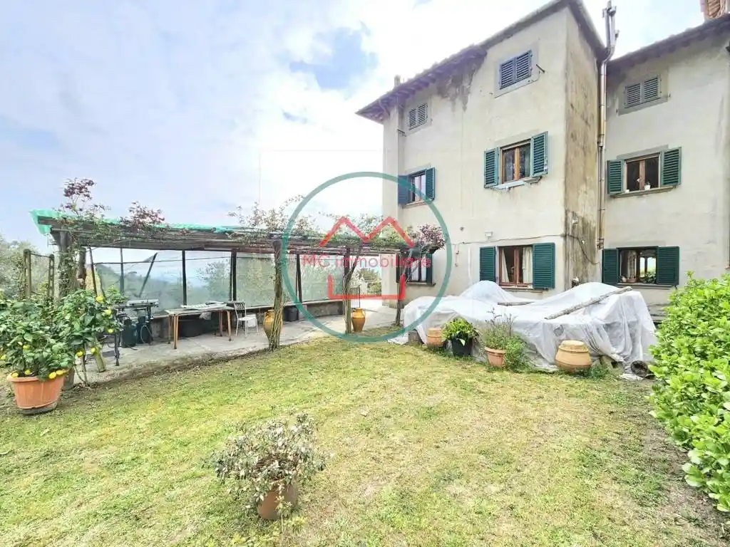 Rustico - Casale in vendita a Pescia