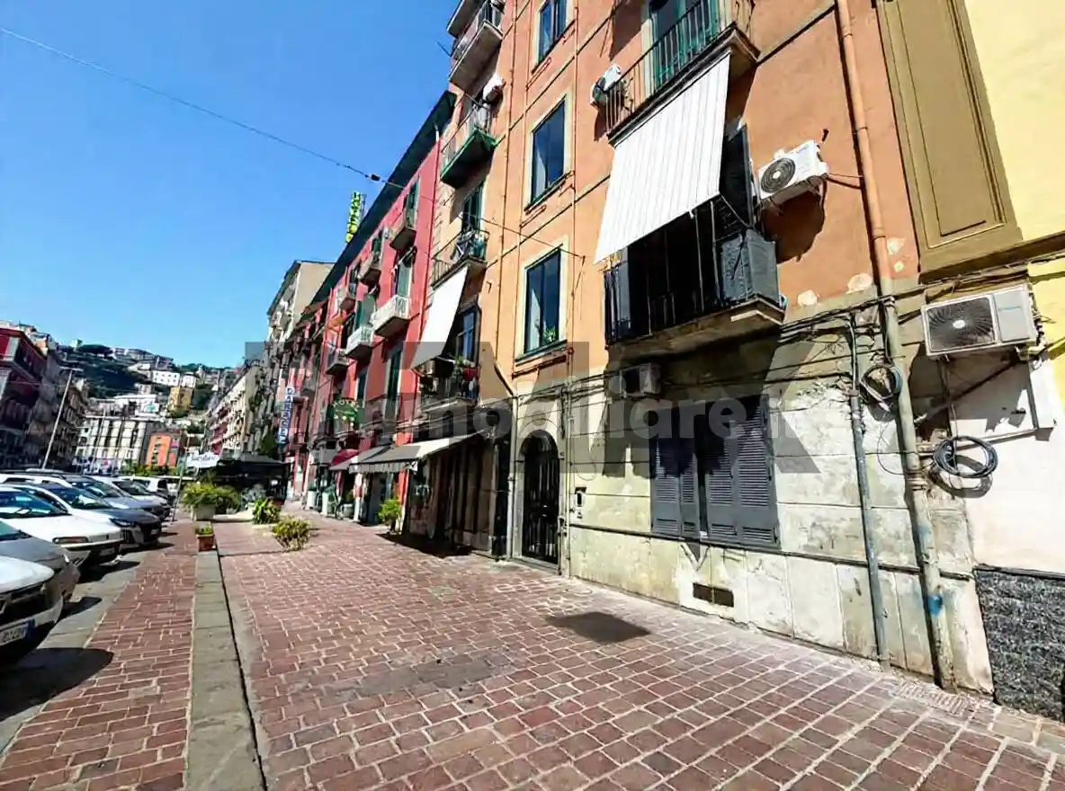 Appartamento in vendita a Napoli