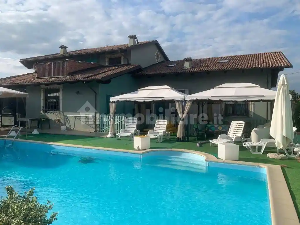 Villa in vendita a Crescentino