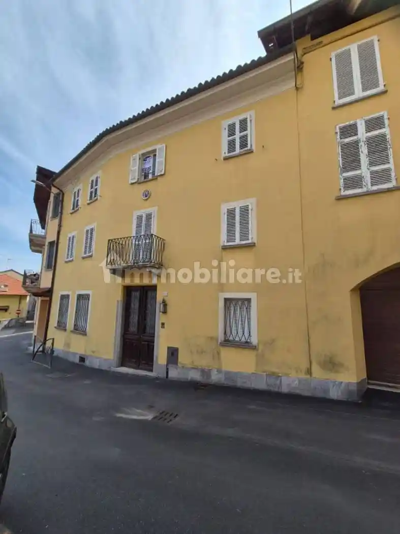 Appartamento in vendita a Borgosesia