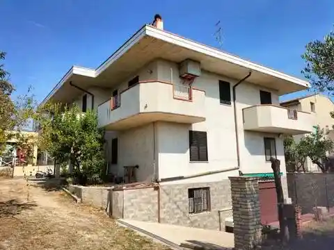 Appartamento in vendita a Frisa