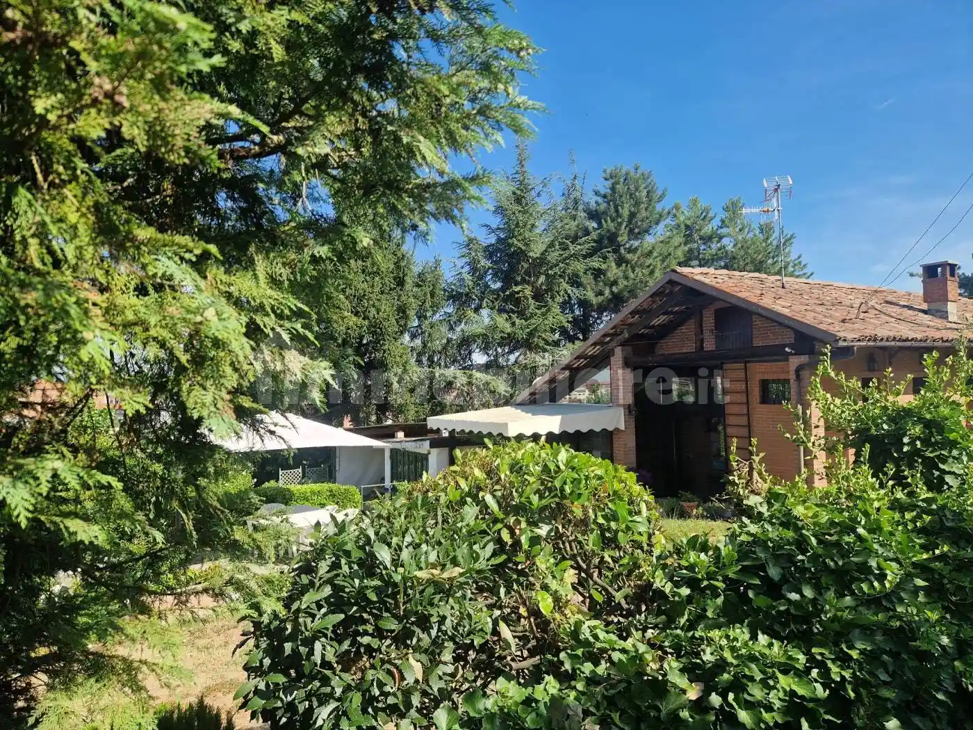 Villa in vendita a Alba