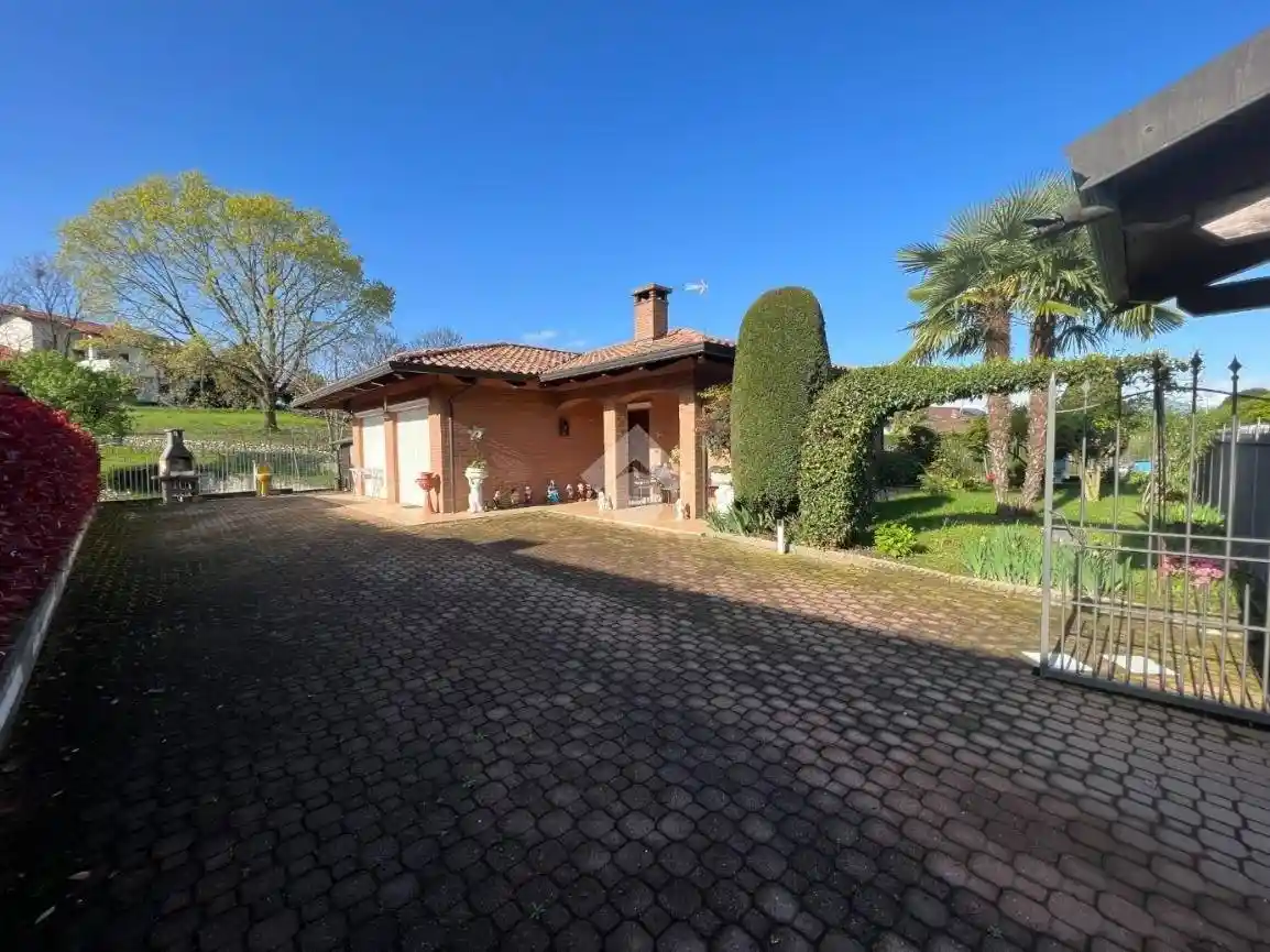 Villa in vendita a Cuceglio